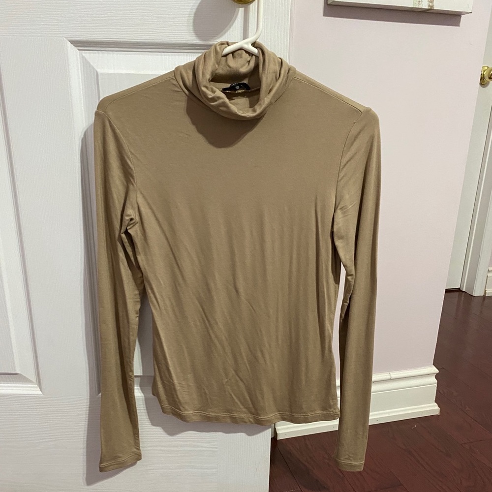 Dynamite Turtleneck